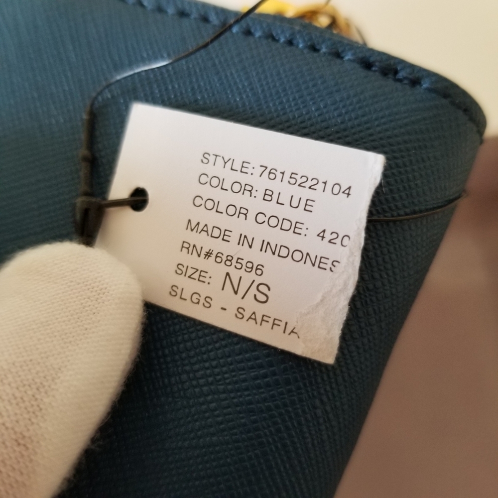 DKNY Saffiano Leather Continental Wallet New - Picture 4 of 6